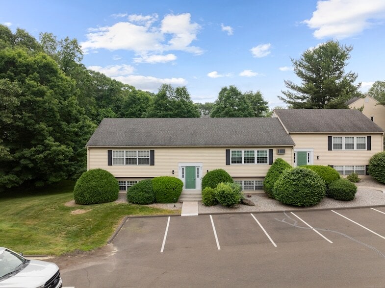 Primary Photo - 28 Brantwood Dr