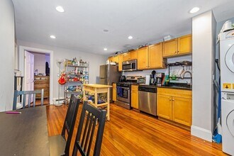 Building Photo - 47 Hillside St