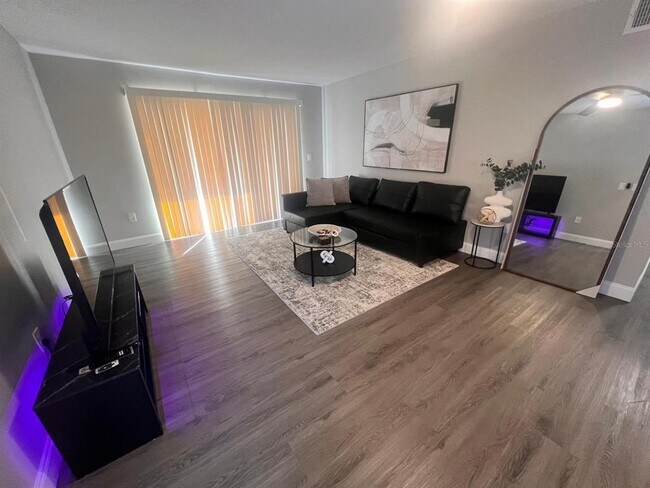 Foto del edificio - 5349 Vineland Rd
