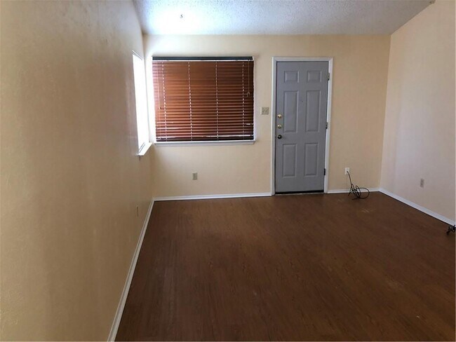 Foto del edificio - 1418 W Braker Ln