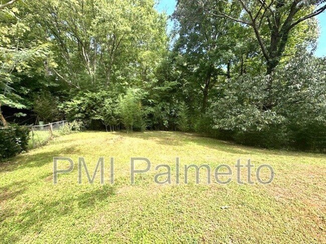 Foto del edificio - 116 Harper Park Rd