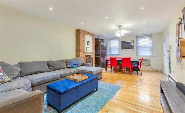 Foto del edificio - 1031 Washington St