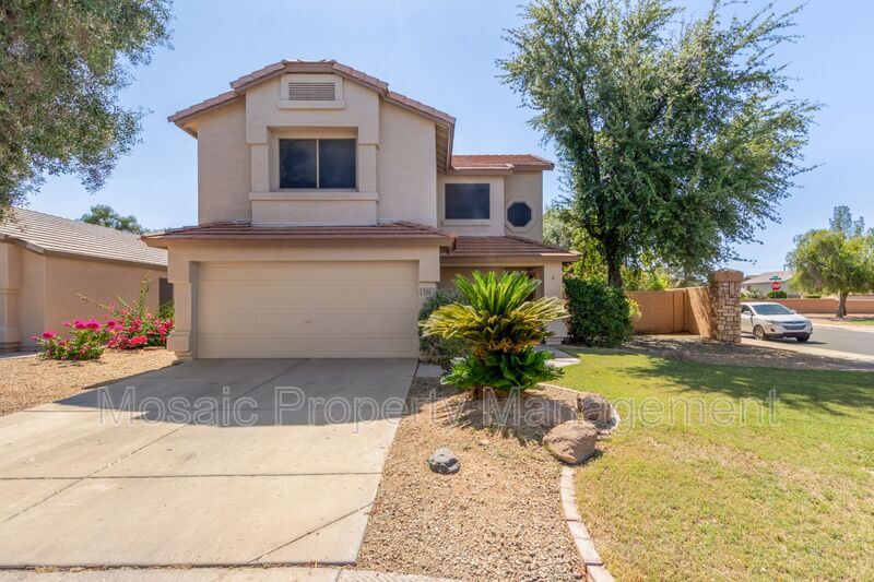 Foto principal - 730 S Sorrell Ln