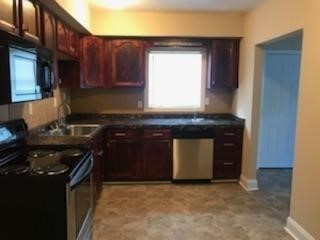 Building Photo - Wonderful home with lots of living space