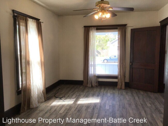 Building Photo - 3 br, 1 bath House - 63 Winter Street