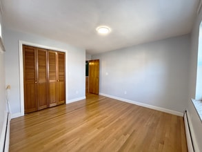 Building Photo - 7 Commonwealth Ct