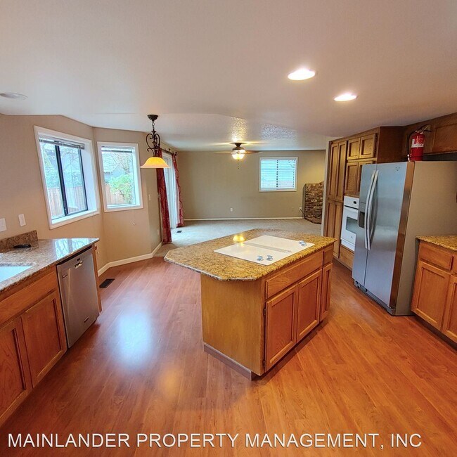 Foto del edificio - 30920 Willamette Way W