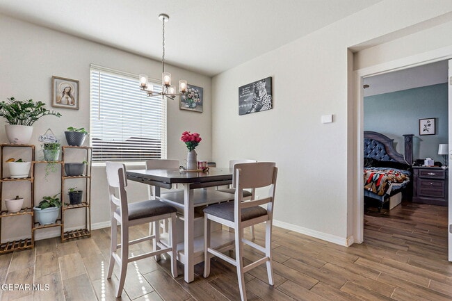 Foto del edificio - 6166 Hidden Psge Ave