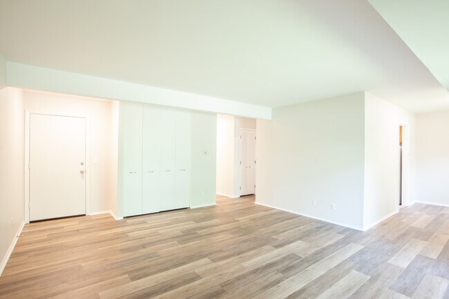 Building Photo - 230 Crocker Dr