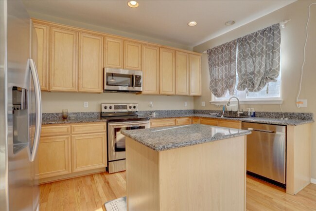 Building Photo - 6194 S Salida Ct