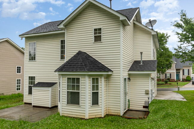 Building Photo - 3727 Bullard St