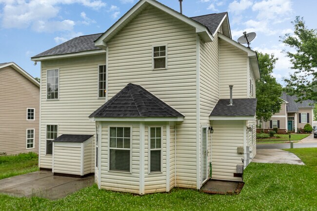 Foto del edificio - 3727 Bullard St