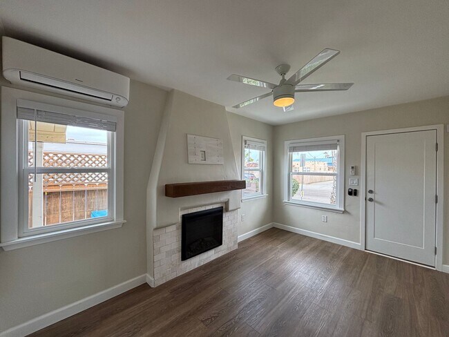 Foto del edificio - Charming 2BD/1BA Home in Morena with Large Yard, In-Unit Laundry & Detached Garage
