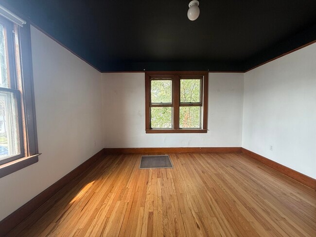 Building Photo - 2600 Belmont St
