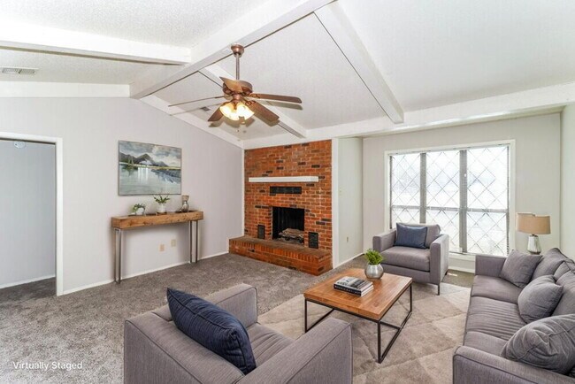 Foto del edificio - 4426 Spring Harbor Dr