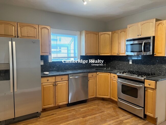 Building Photo - 35 Cameron Ave