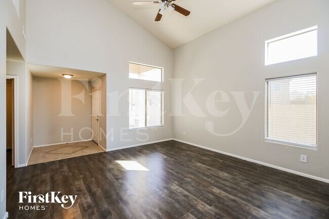 Foto del edificio - 4077 E Graphite Rd