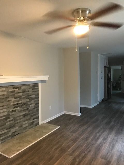 Building Photo - Newly Renovated 2 bed 1 bath for rent