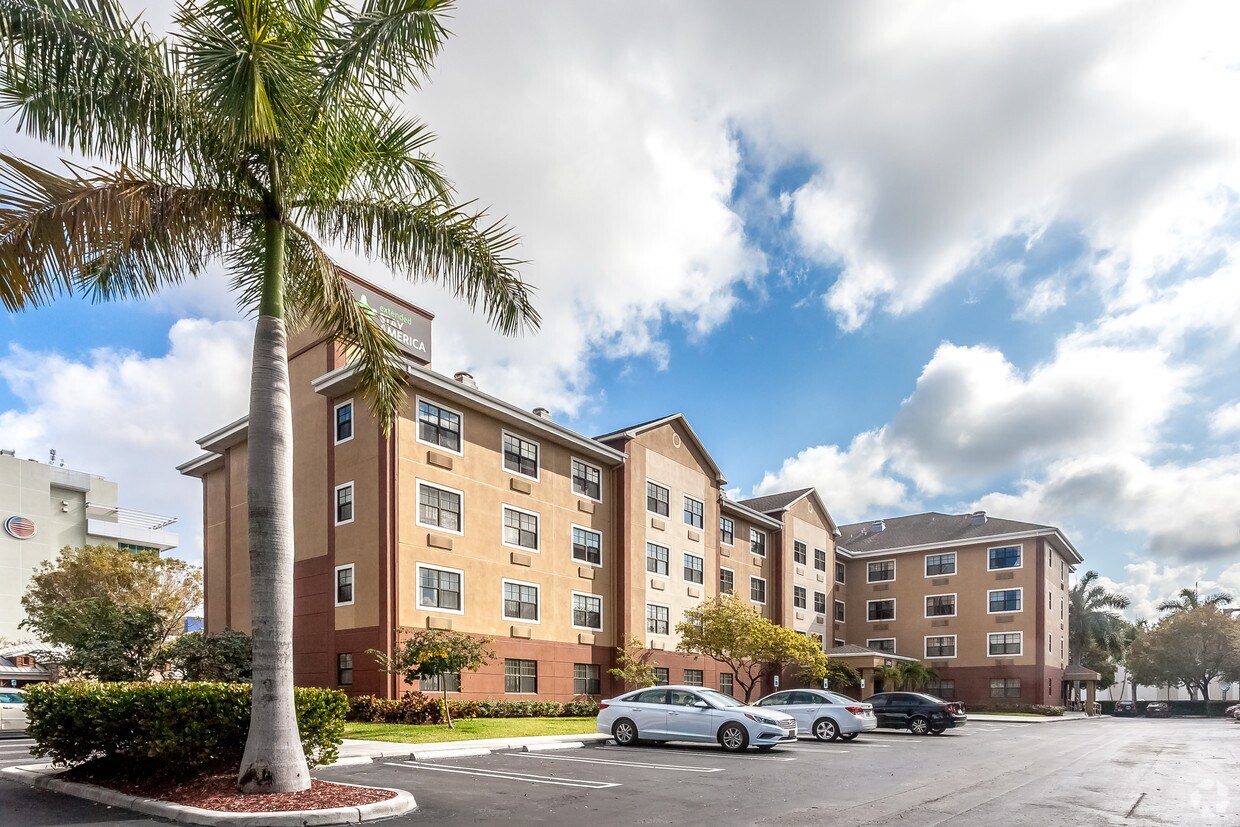 Furnished Studio Miami Apartments in Doral, FL