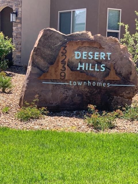 Primary Photo - Beautiful townhome in Little Valley Area. ...