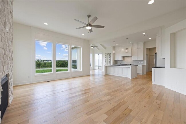 Foto del edificio - 18228 Earnshaw St