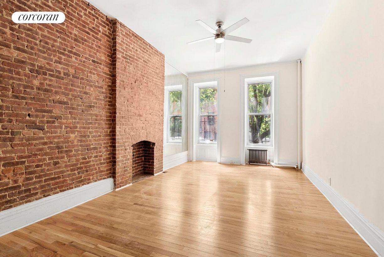 Primary Photo - 423 E 84th St