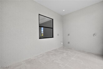 Building Photo - 801 Douglas Ave N