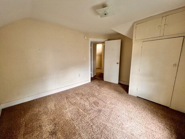 Bedroom 2 - 1606 W 5th Ave