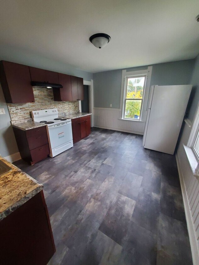 22242226 N Holton St. (Duplex) Apartment for Rent in Milwaukee, WI