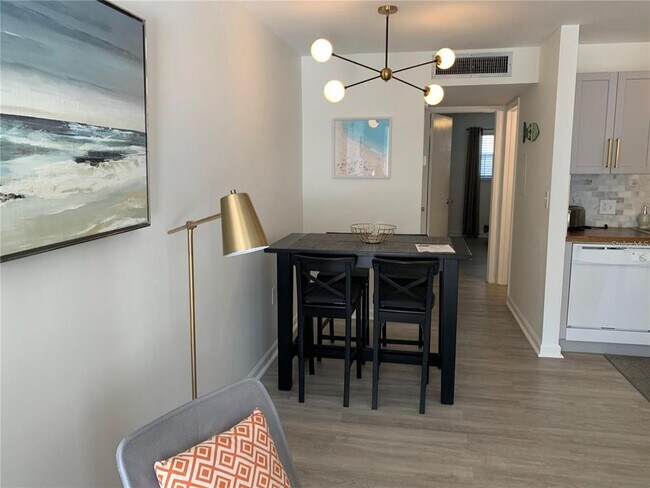 Foto del edificio - 7151 Sunset Way