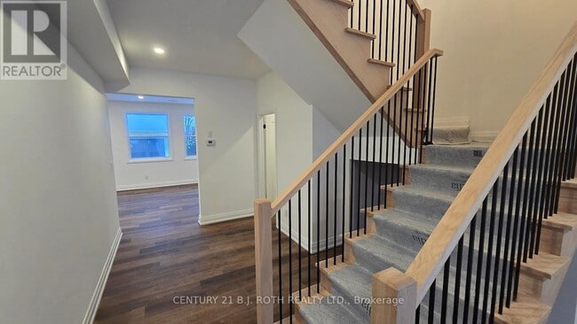 Building Photo - 44 Calverley St