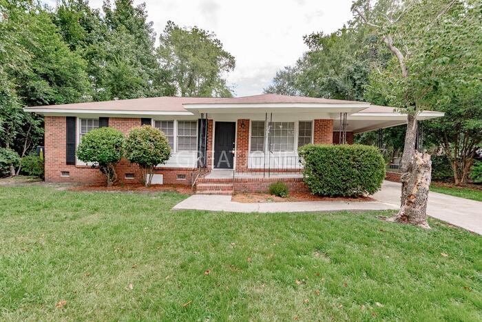 Foto principal - 912 Delta Dr