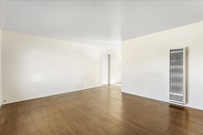 Building Photo - 267 Flint Ct