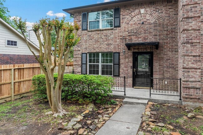 Building Photo - 3718 Treasure Island Dr
