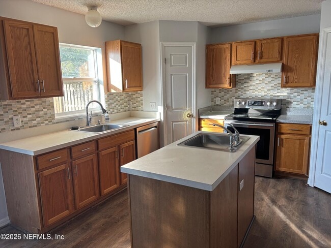 Building Photo - 7086 Shady Pine Ct