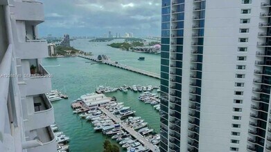 Building Photo - 1717 N Bayshore Dr