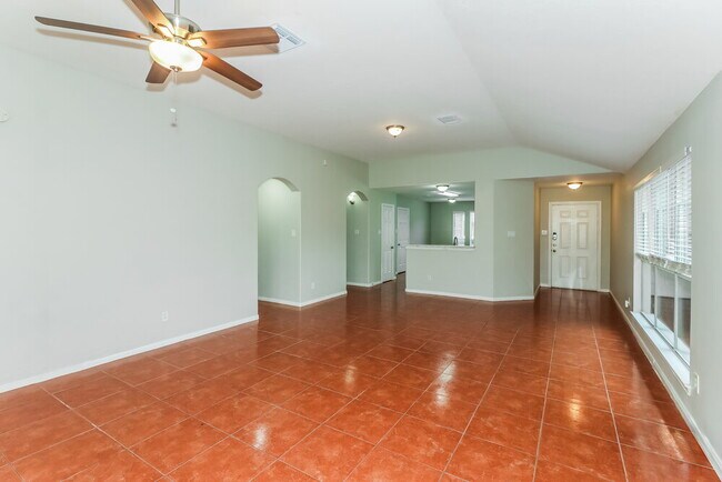 Foto del edificio - 2115 Beacon Light Ln