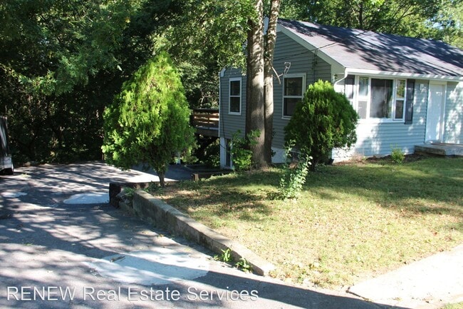 Building Photo - 2 br, 1 bath House - 705 Braidwood Drive
