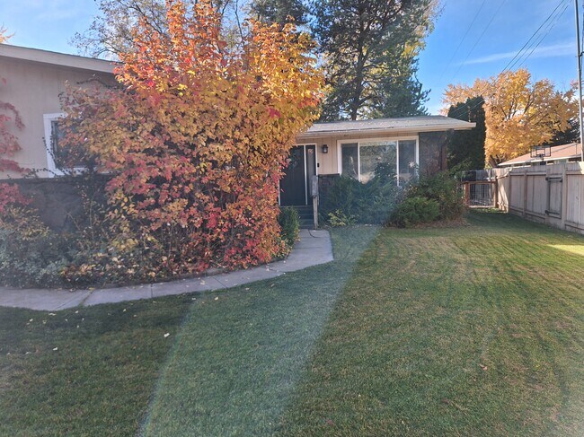 Foto del edificio - 2437 N Curtis Rd