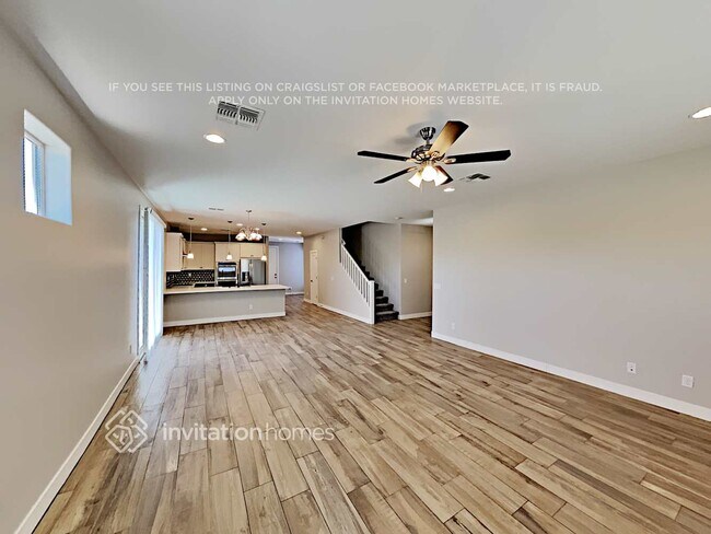 Foto del edificio - 16428 S 10th St