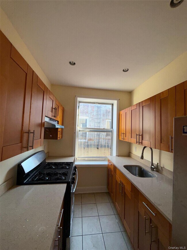 Building Photo - 132 E 52nd St
