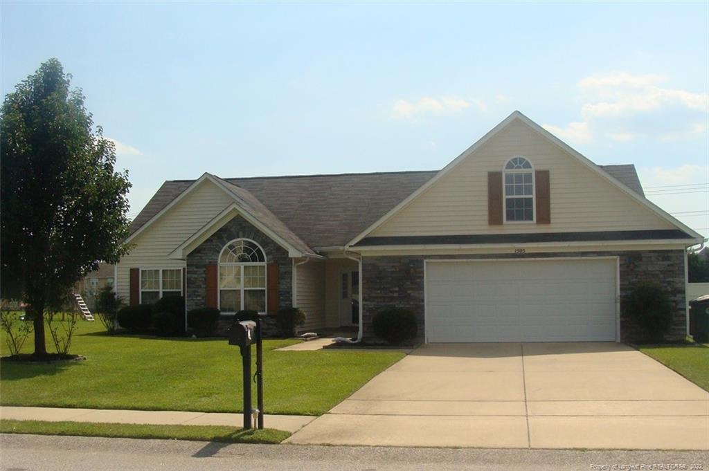 1505 Kershaw Loop, Fayetteville, NC 28314 House Rental in