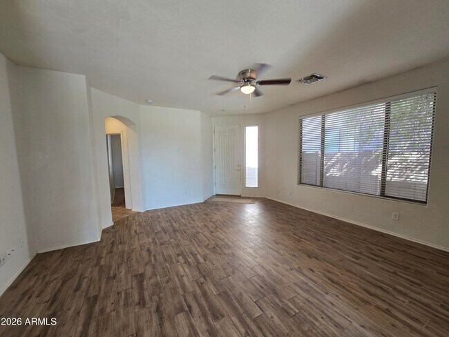 Building Photo - 909 S Nielson St