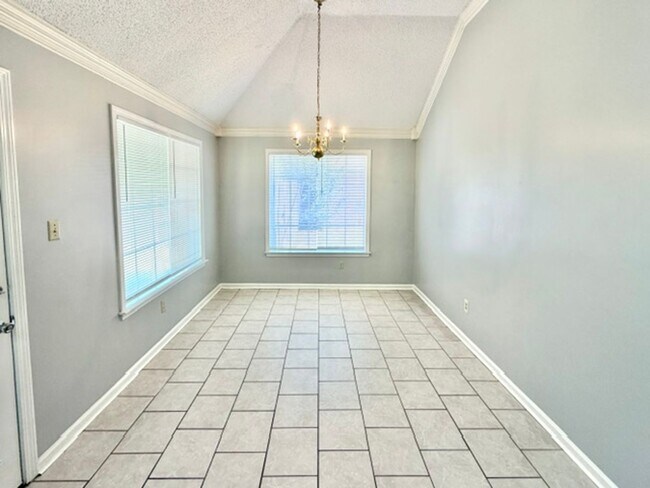 Building Photo - 4839 Callaway Hills Dr