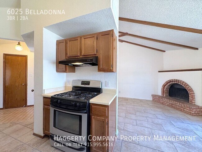 Foto del edificio - 6025 Belladonna-