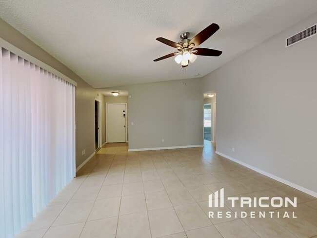 Building Photo - 1534 Thistledown Dr