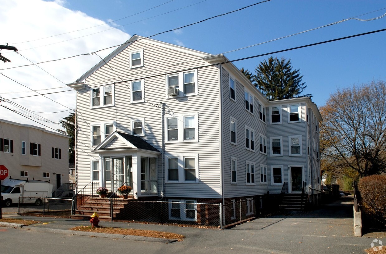 32 Tappan St. Apartments in Melrose, MA