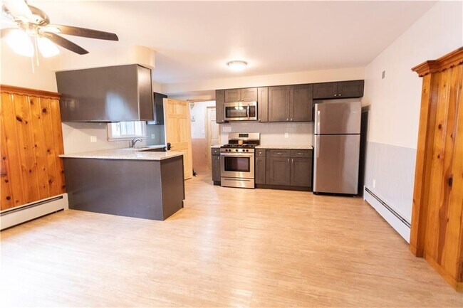 Foto del edificio - 1089 Plainfield St