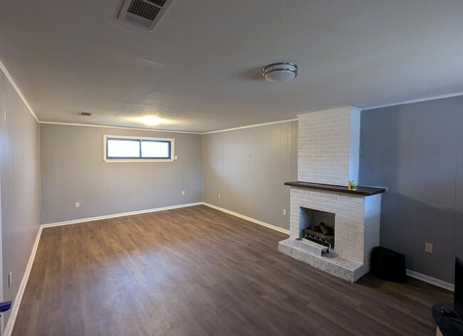 Building Photo - 8146 S Laredo Ave