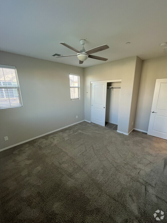 Building Photo - 1636 E Dogwood Ln